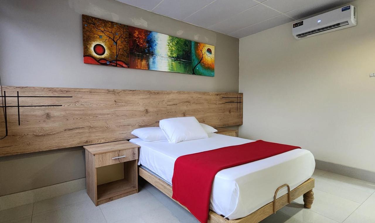 Hotel Murali - Cerca Del Aeropuerto De Guayaquil Zewnętrze zdjęcie