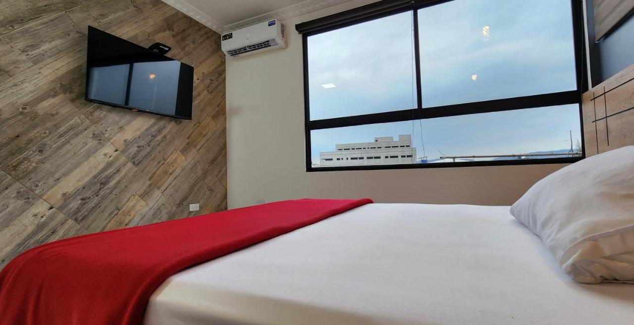 Hotel Murali - Cerca Del Aeropuerto De Guayaquil Zewnętrze zdjęcie